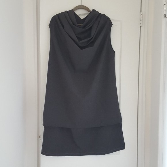 Cowl Neck Tunic in Grey. Size M - Picture 3 of 5
